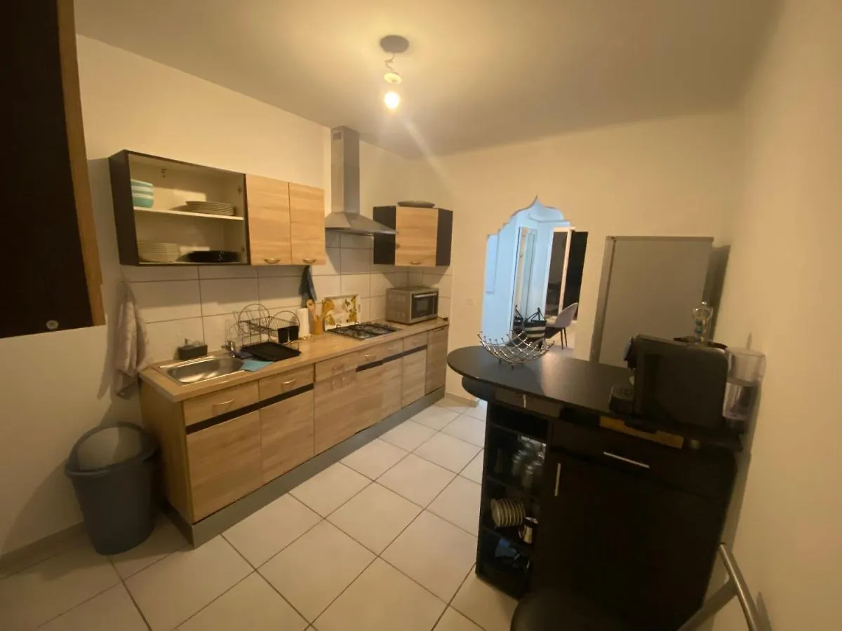 Grand Appartement Lumineux 75M2 Avignon France